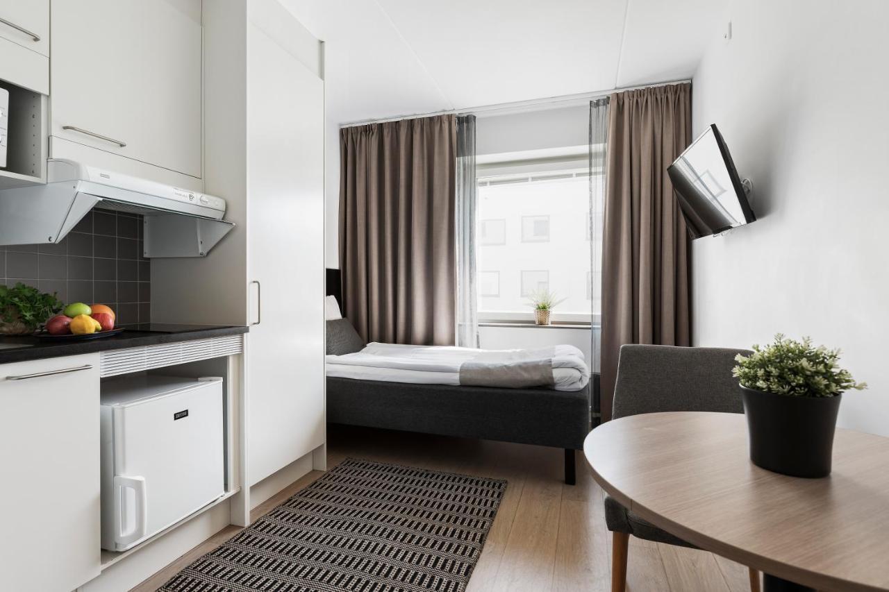 Forenom Hotel Flemingsberg - 10Min From Aelvsjoe Huddinge Eksteriør bilde
