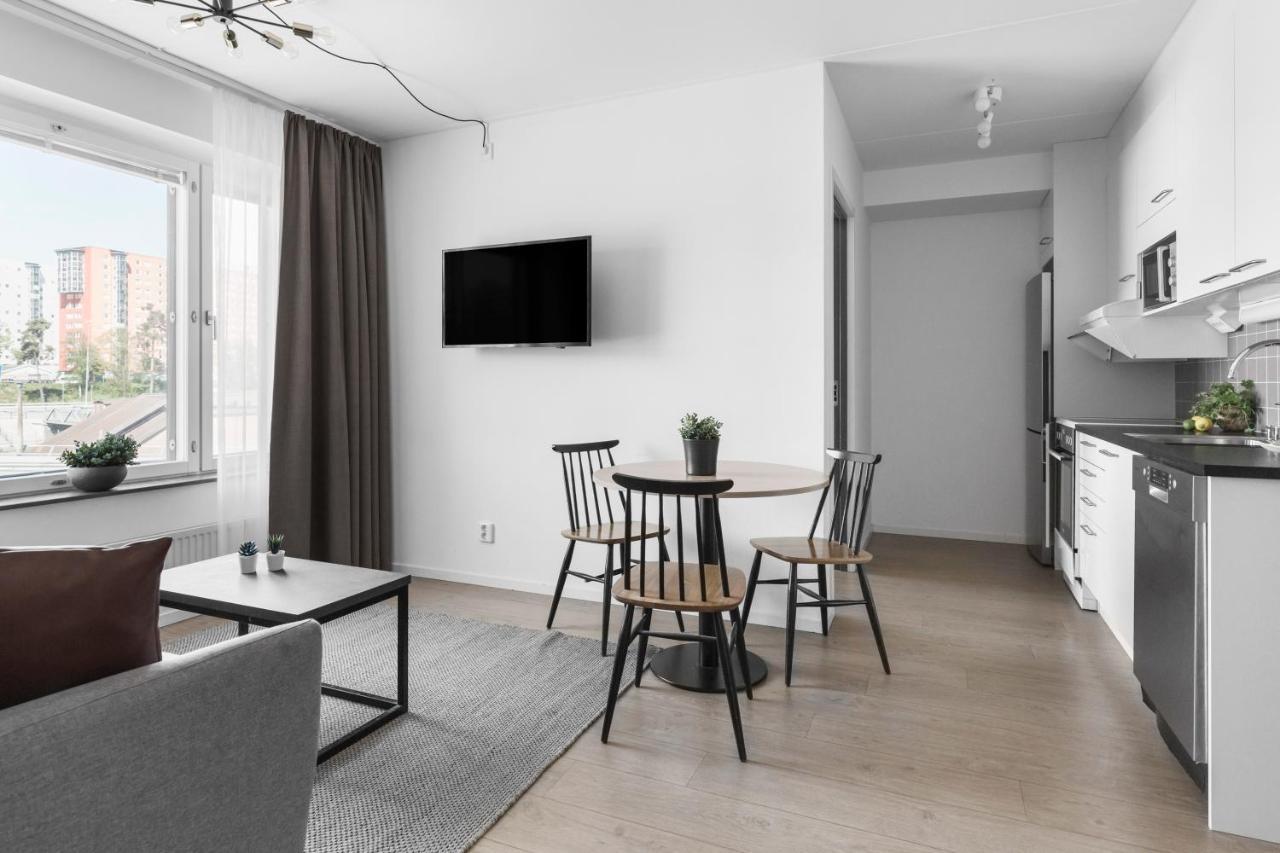 Forenom Hotel Flemingsberg - 10Min From Aelvsjoe Huddinge Eksteriør bilde