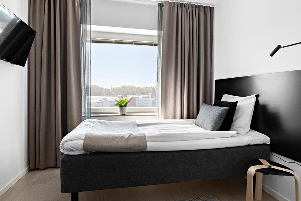Forenom Hotel Flemingsberg - 10Min From Aelvsjoe Huddinge Eksteriør bilde