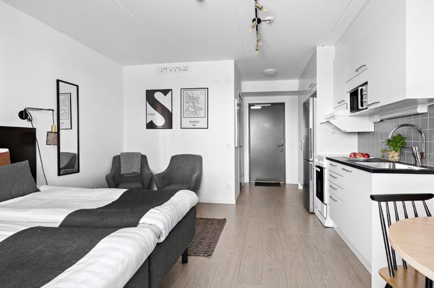 Forenom Hotel Flemingsberg - 10Min From Aelvsjoe Huddinge Eksteriør bilde
